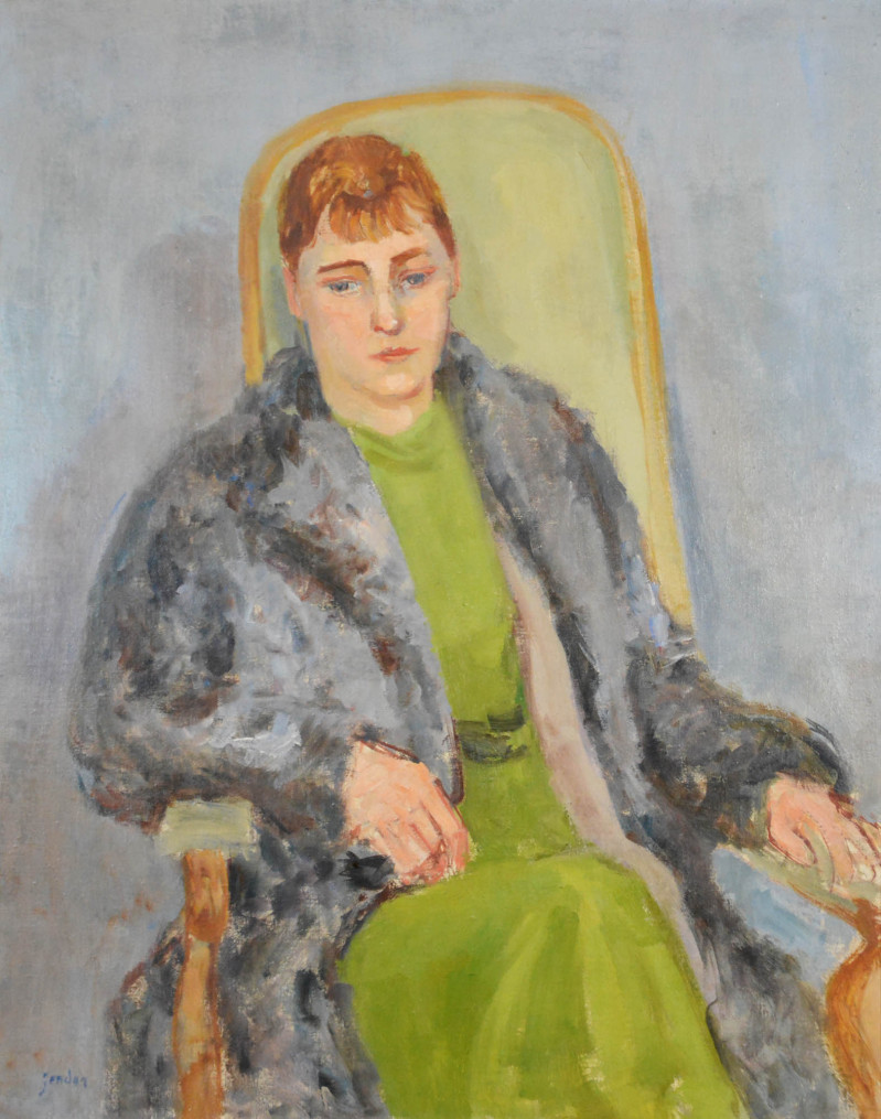 Porträt sitzende Frau in grünem Kleid